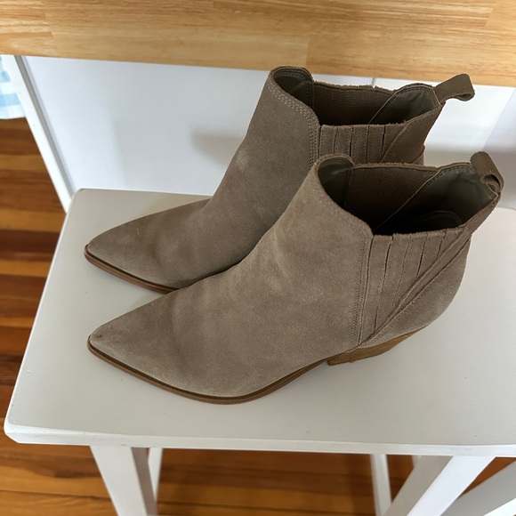 Marc Fisher booties - Picture 5 of 5